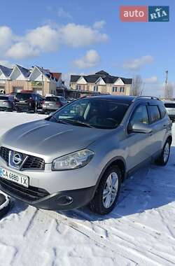 Позашляховик / Кросовер Nissan Qashqai+2 2011 в 