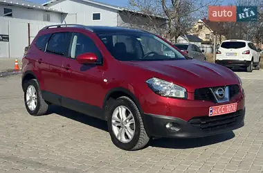 Nissan Qashqai+2 2010