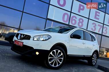 Внедорожник / Кроссовер Nissan Qashqai+2 2010 в 