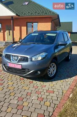 Nissan Qashqai+2 2010