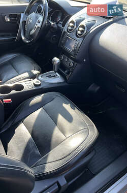 Внедорожник / Кроссовер Nissan Qashqai+2 2010 в 
