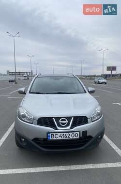 Позашляховик / Кросовер Nissan Qashqai+2 2010 в Львові