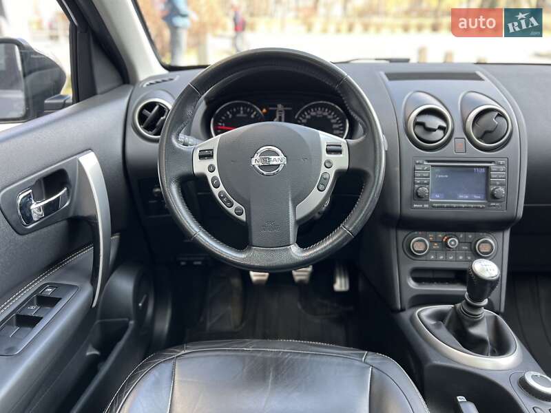 Внедорожник / Кроссовер Nissan Qashqai+2 2010 в Полтаве
