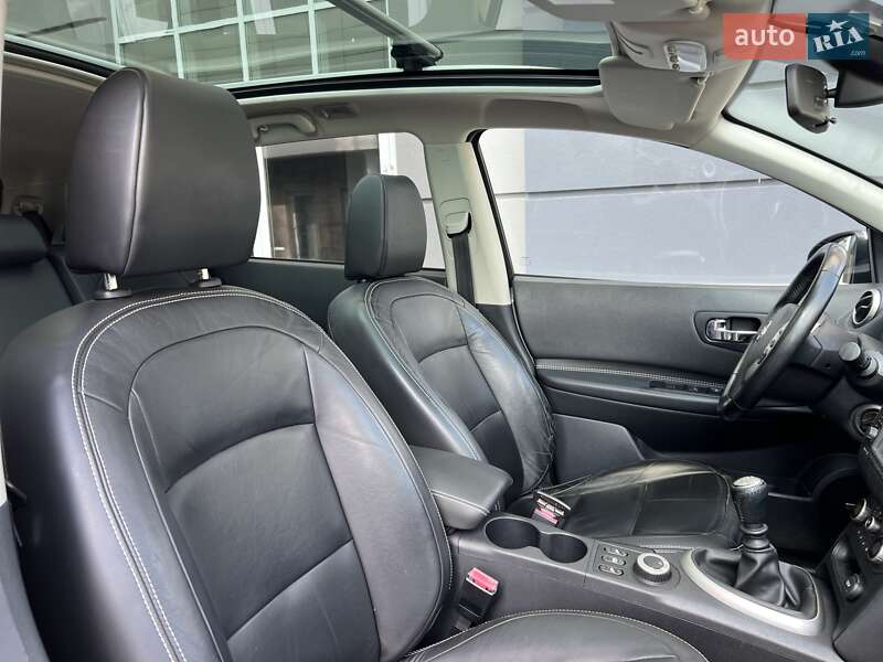 Внедорожник / Кроссовер Nissan Qashqai+2 2010 в Полтаве