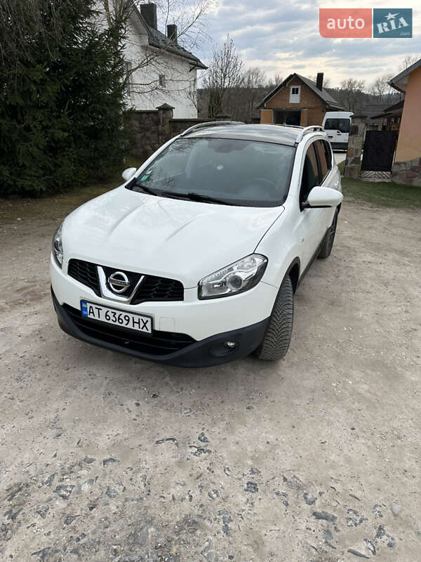 Позашляховик / Кросовер Nissan Qashqai+2 2012 в Монастириській