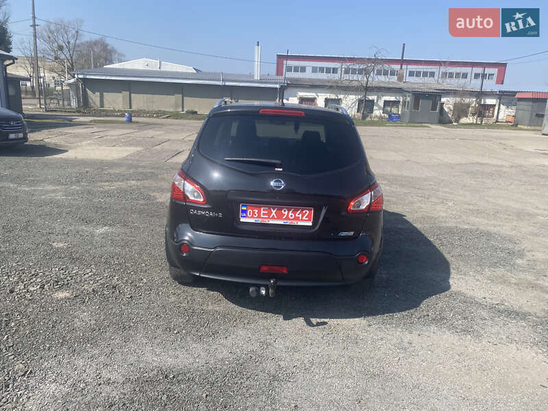 Внедорожник / Кроссовер Nissan Qashqai+2 2013 в Нововолынске