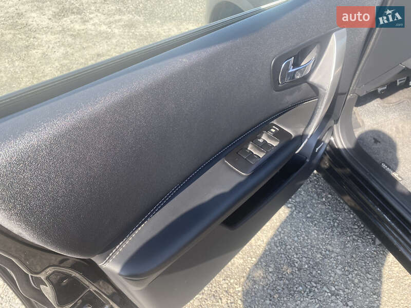 Внедорожник / Кроссовер Nissan Qashqai+2 2013 в Нововолынске