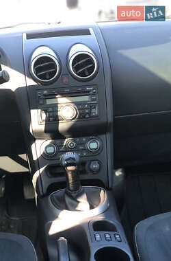 Позашляховик / Кросовер Nissan Qashqai+2 2010 в 