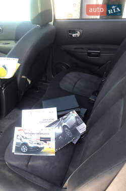 Позашляховик / Кросовер Nissan Qashqai+2 2010 в 