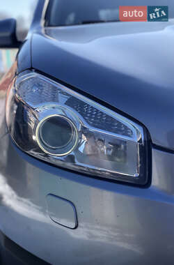 Позашляховик / Кросовер Nissan Qashqai+2 2010 в 