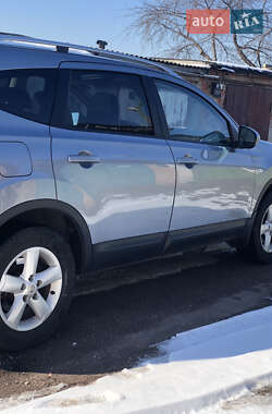 Позашляховик / Кросовер Nissan Qashqai+2 2010 в 