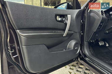 Позашляховик / Кросовер Nissan Qashqai+2 2012 в 