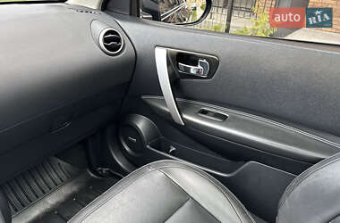 Позашляховик / Кросовер Nissan Qashqai+2 2012 в 