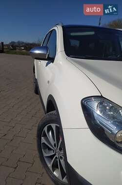 Позашляховик / Кросовер Nissan Qashqai+2 2010 в 