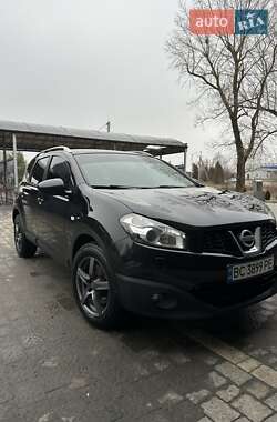Позашляховик / Кросовер Nissan Qashqai+2 2011 в 