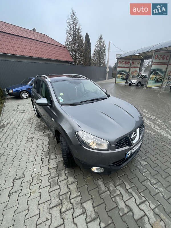 Позашляховик / Кросовер Nissan Qashqai+2 2011 в Чернівцях