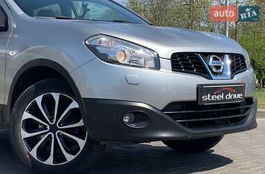 Позашляховик / Кросовер Nissan Qashqai+2 2012 в 