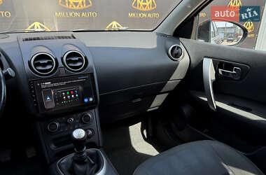 Позашляховик / Кросовер Nissan Qashqai+2 2012 в 