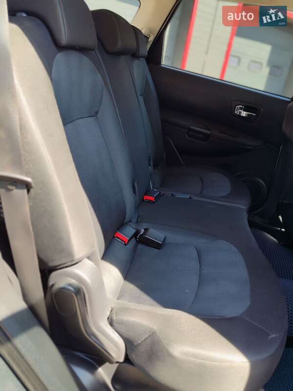 Внедорожник / Кроссовер Nissan Qashqai+2 2011 в Глыбокой