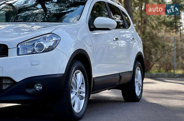 Внедорожник / Кроссовер Nissan Qashqai+2 2010 в 