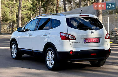 Внедорожник / Кроссовер Nissan Qashqai+2 2010 в 