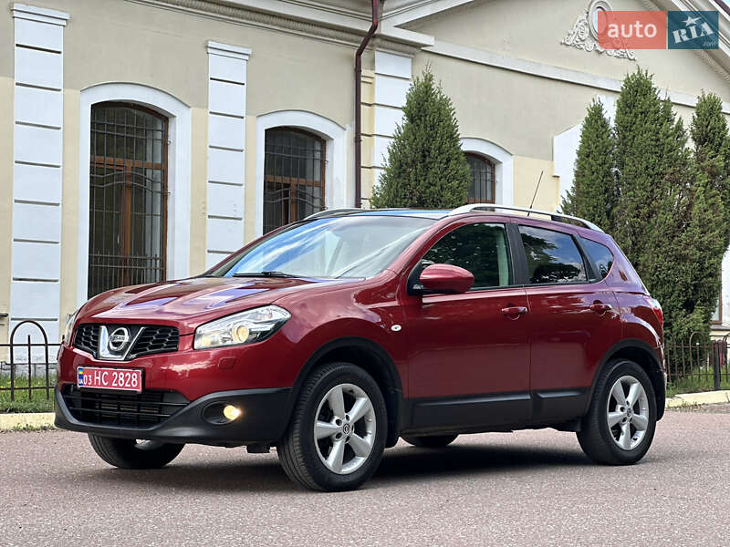 Позашляховик / Кросовер Nissan Qashqai+2 2011 в 