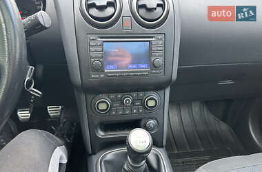 Позашляховик / Кросовер Nissan Qashqai+2 2011 в 