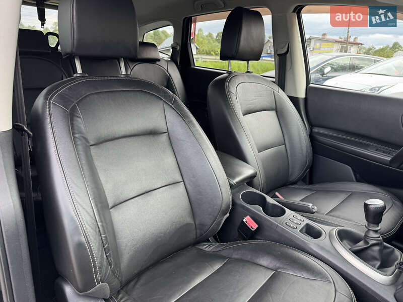 Позашляховик / Кросовер Nissan Qashqai+2 2010 в Стрию