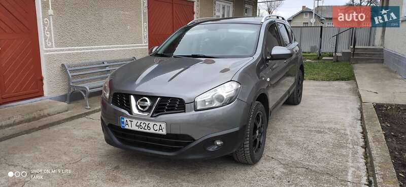 Nissan Qashqai+2 2011