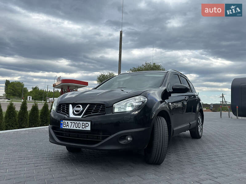 Позашляховик / Кросовер Nissan Qashqai+2 2011 в Голованівську