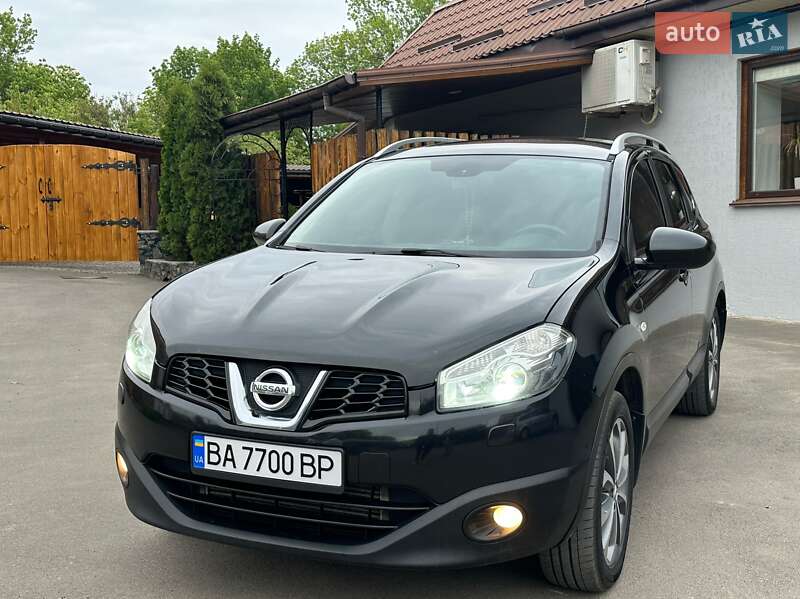 Позашляховик / Кросовер Nissan Qashqai+2 2011 в Голованівську