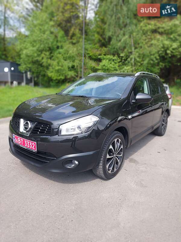 Nissan Qashqai+2 2010