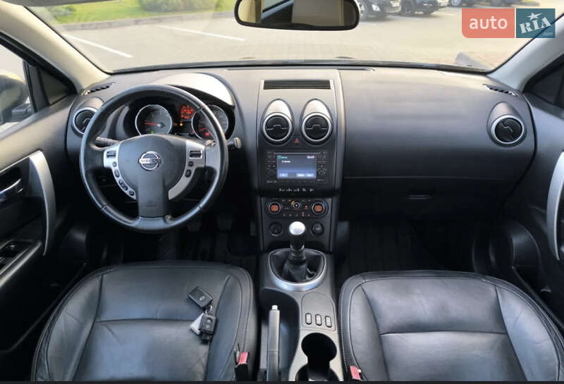 Внедорожник / Кроссовер Nissan Qashqai+2 2009 в 