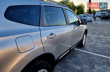 Позашляховик / Кросовер Nissan Qashqai+2 2010 в 