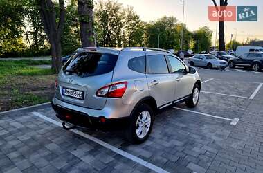 Позашляховик / Кросовер Nissan Qashqai+2 2010 в 