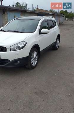 Позашляховик / Кросовер Nissan Qashqai+2 2013 в Києві