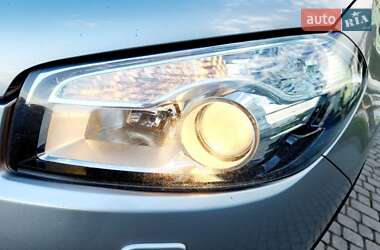 Позашляховик / Кросовер Nissan Qashqai+2 2011 в 