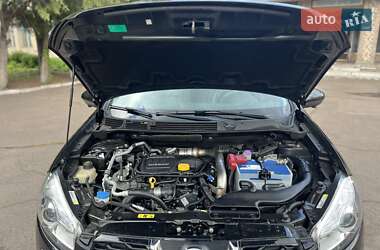 Внедорожник / Кроссовер Nissan Qashqai+2 2012 в 