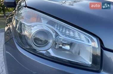 Внедорожник / Кроссовер Nissan Qashqai+2 2010 в 