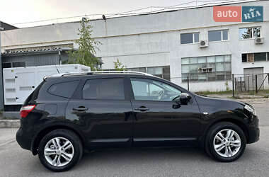 Позашляховик / Кросовер Nissan Qashqai+2 2011 в 