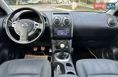 Позашляховик / Кросовер Nissan Qashqai+2 2011 в 