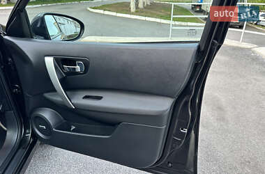 Позашляховик / Кросовер Nissan Qashqai+2 2011 в 