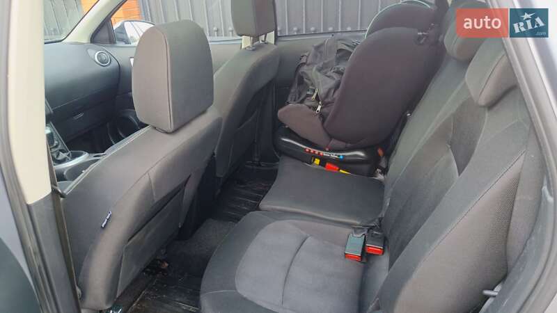 Внедорожник / Кроссовер Nissan Qashqai+2 2011 в Александрие