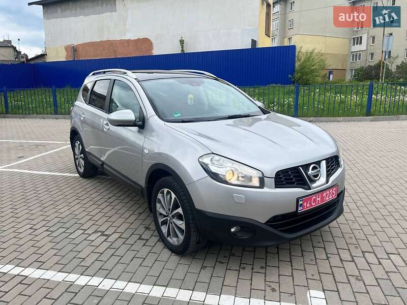 Позашляховик / Кросовер Nissan Qashqai+2 2011 в 