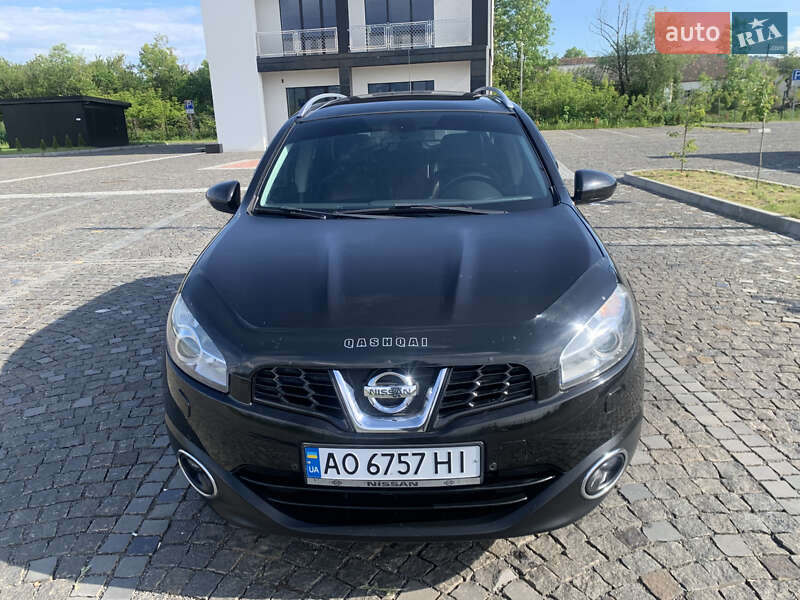 Позашляховик / Кросовер Nissan Qashqai+2 2010 в 