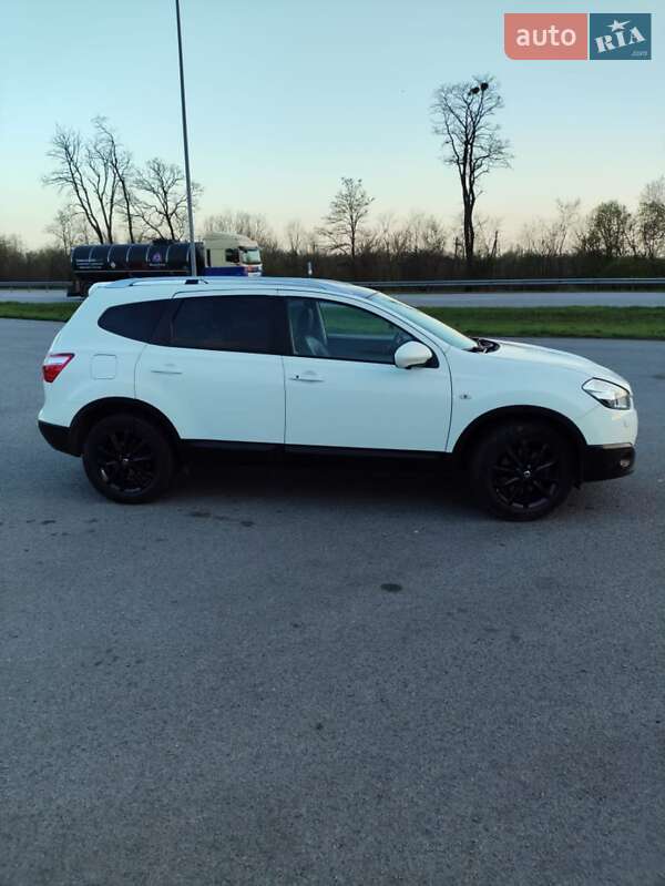 Внедорожник / Кроссовер Nissan Qashqai+2 2013 в Звягеле