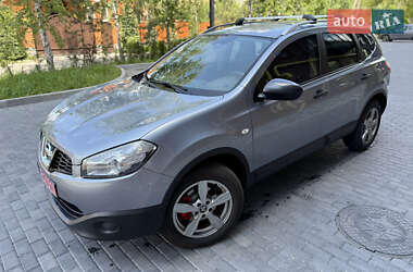 Позашляховик / Кросовер Nissan Qashqai+2 2011 в 