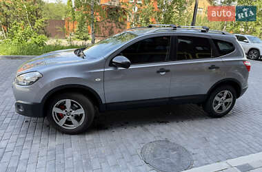 Позашляховик / Кросовер Nissan Qashqai+2 2011 в 