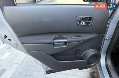 Позашляховик / Кросовер Nissan Qashqai+2 2011 в 