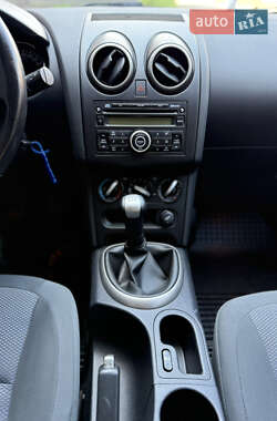 Позашляховик / Кросовер Nissan Qashqai+2 2011 в 